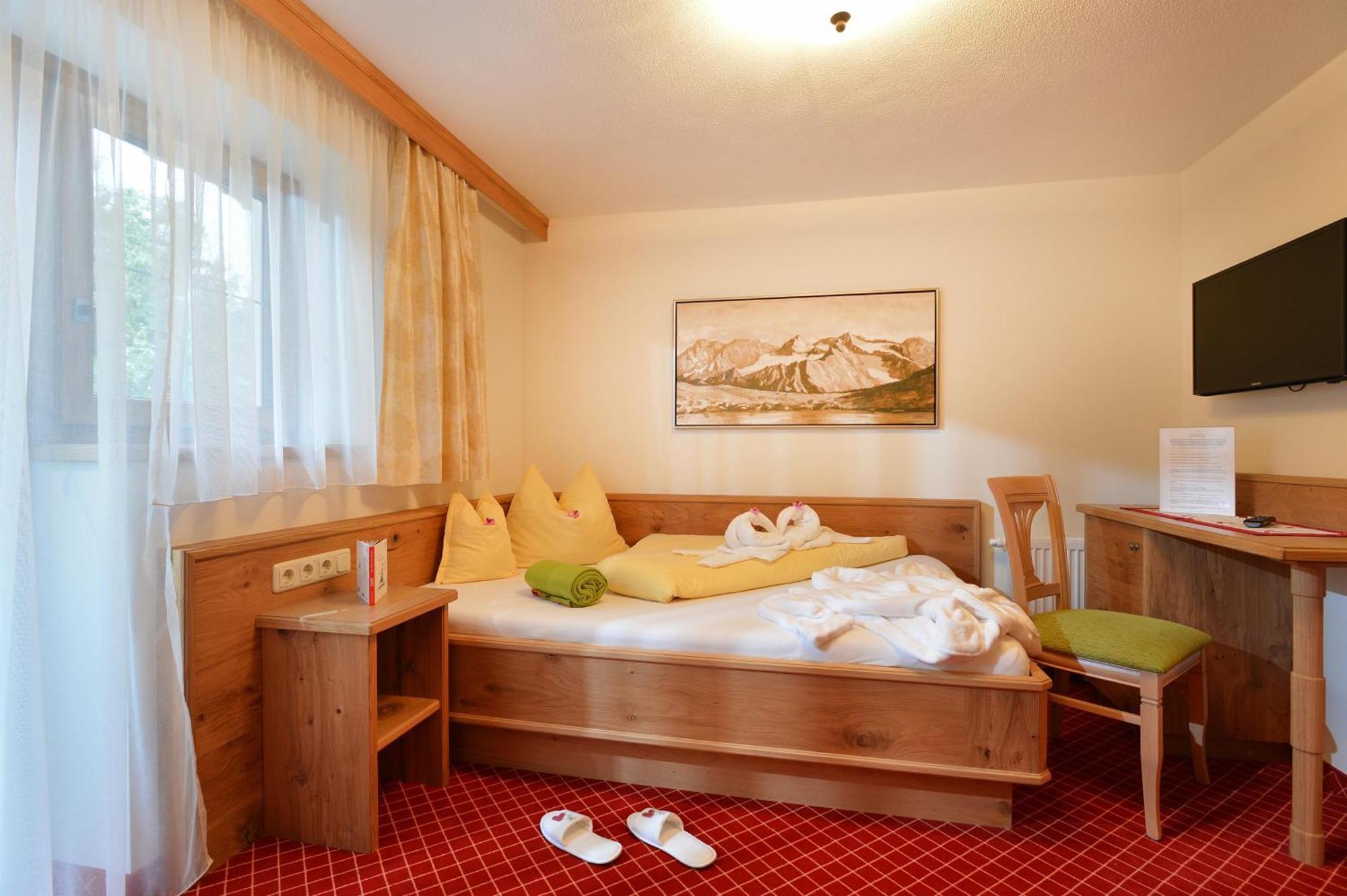 Hotel Garni Bavaria Елмау Екстериор снимка