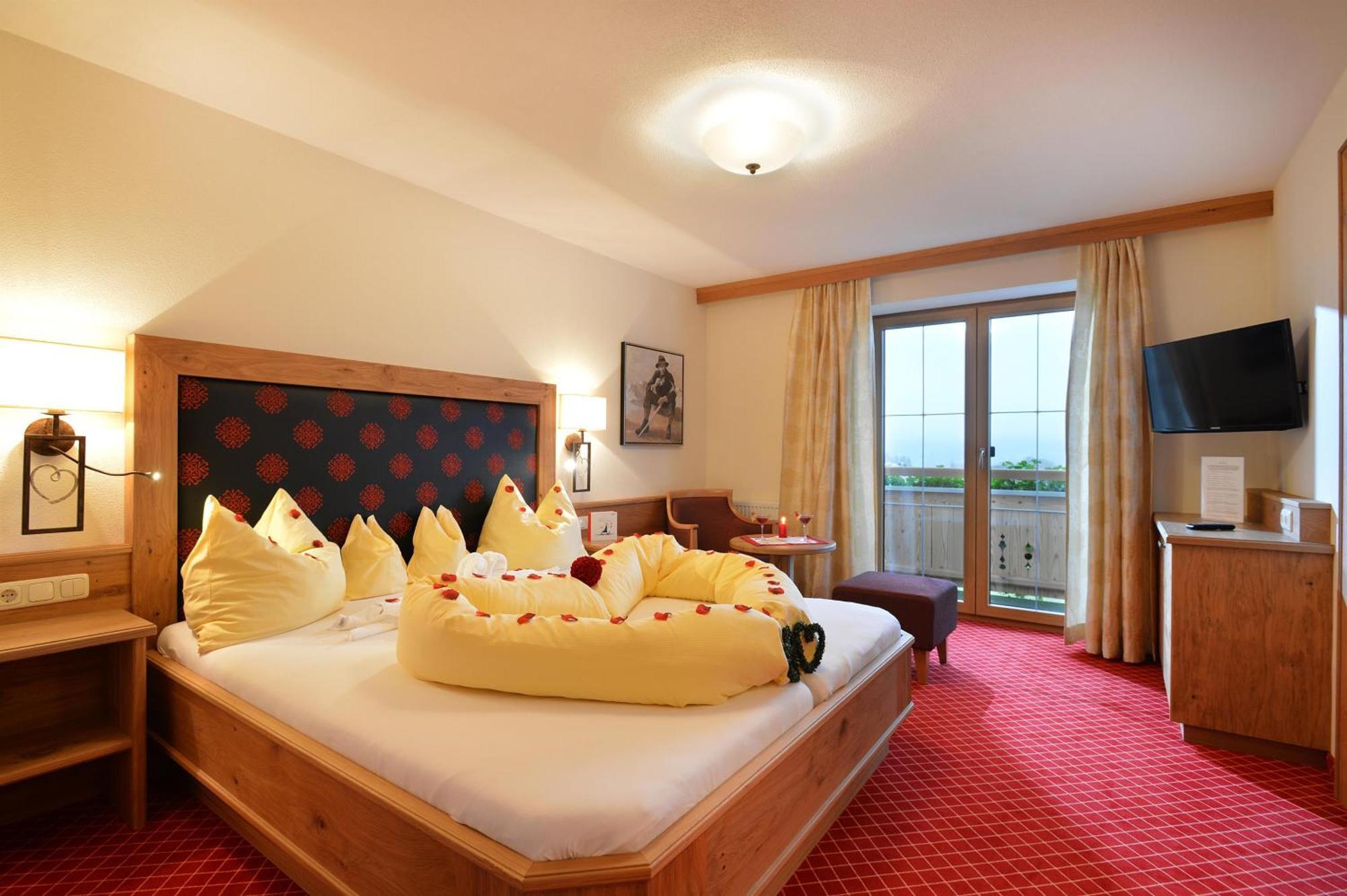 Hotel Garni Bavaria Елмау Екстериор снимка