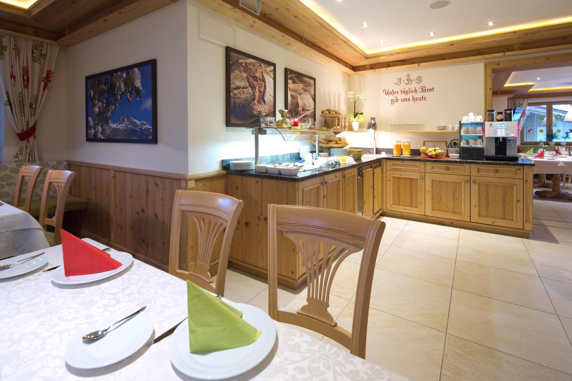 Hotel Garni Bavaria Елмау Екстериор снимка